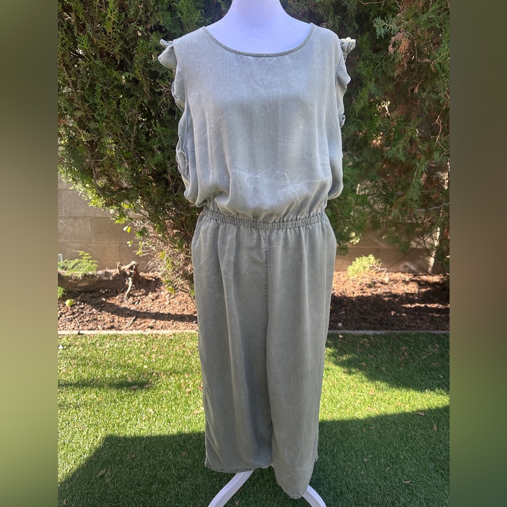 Women’s Old Navy Olive Through Sleeveless Flutter Sleeve Jumpsuit size L